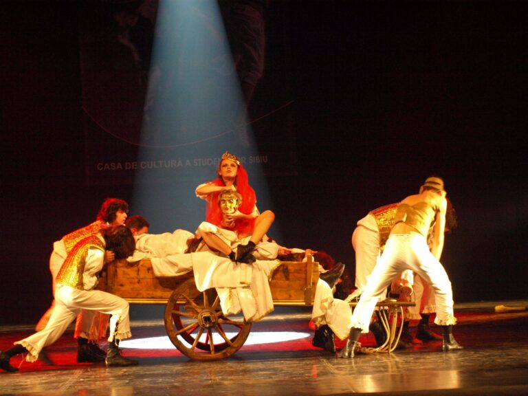 Compania de teatru-dans Microbis – Regina Margot, 2009
