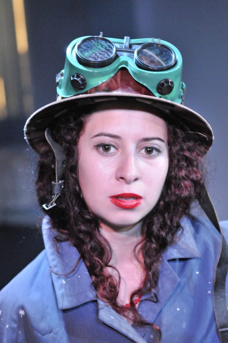 Compania de teatru-dans Microbis – Interviu cu un ego, 2013