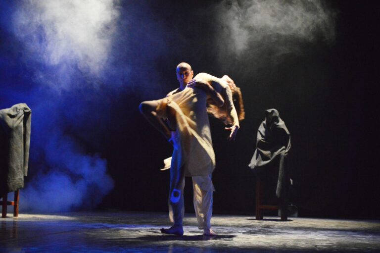 Compania de teatru-dans Microbis – Damnatul, 2014