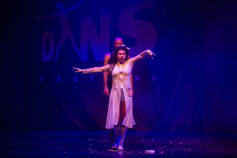 Compania de teatru-dans Microbis – Fetița cu chibrituri, 2018