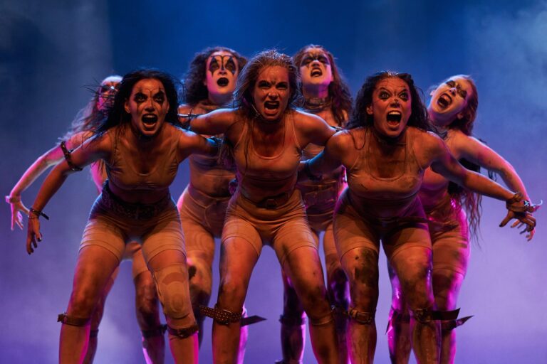 Compania de teatru-dans Microbis – Tinerețe fără bătrânețe, 2023